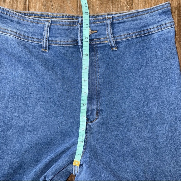 Guess Jeans 90s Ultra High Rise Wide Leg Jean 28 Fray Raw Hem - Picture 6 of 12